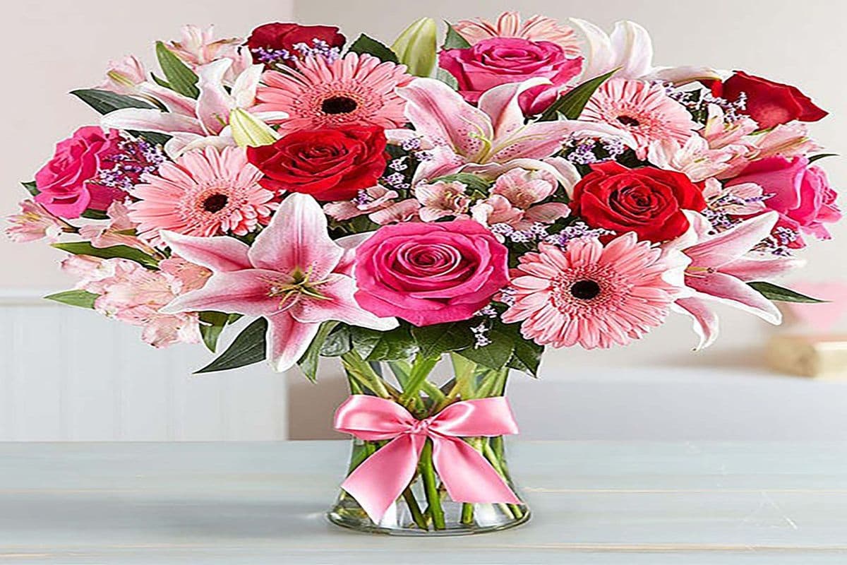 26 Stems - Fabulous Spring - Fields of Europe™ for You - Canadian Sourced Flowers