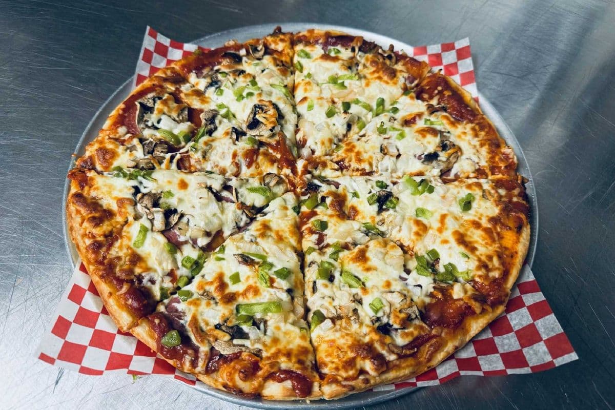 15" Large Maples Special Pizza
