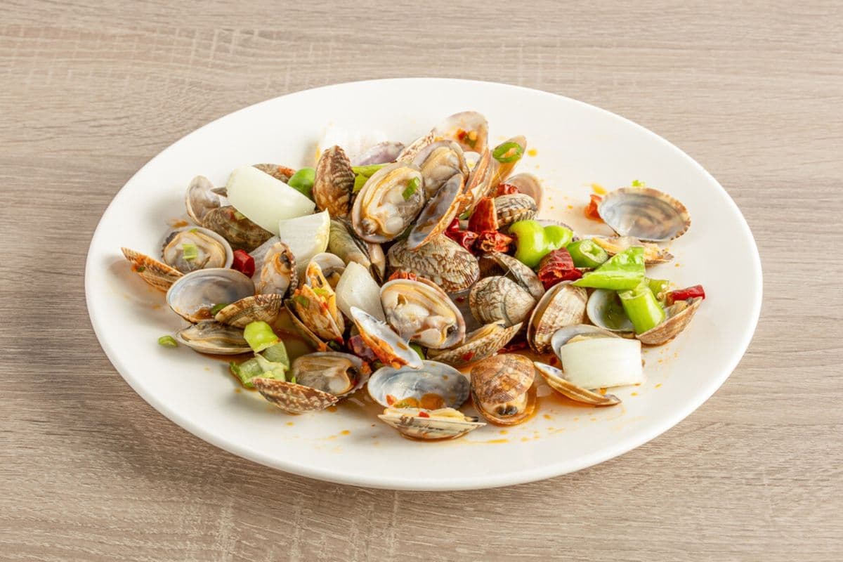 F11 Stir-Fried Clams with Chili 辣炒蚬子