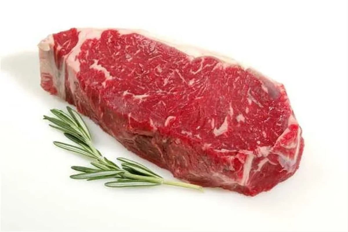 Beef New York Strip Loin Steak (1 lb)