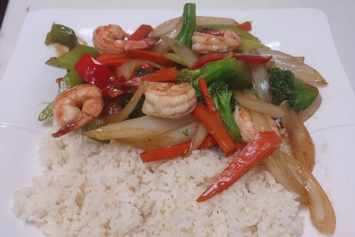 35c. Teriyaki Shrimp with Vegetables on Rice or Yokisoba Noodles