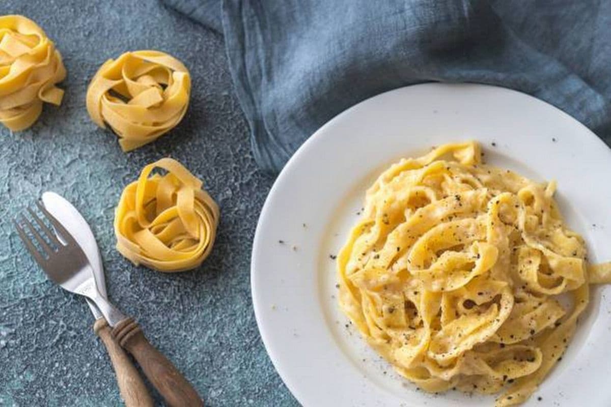 BOGO - Fettuccine Alfredo