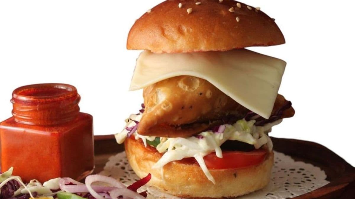 Original Samosa Burger (Potato Pea Samosa)