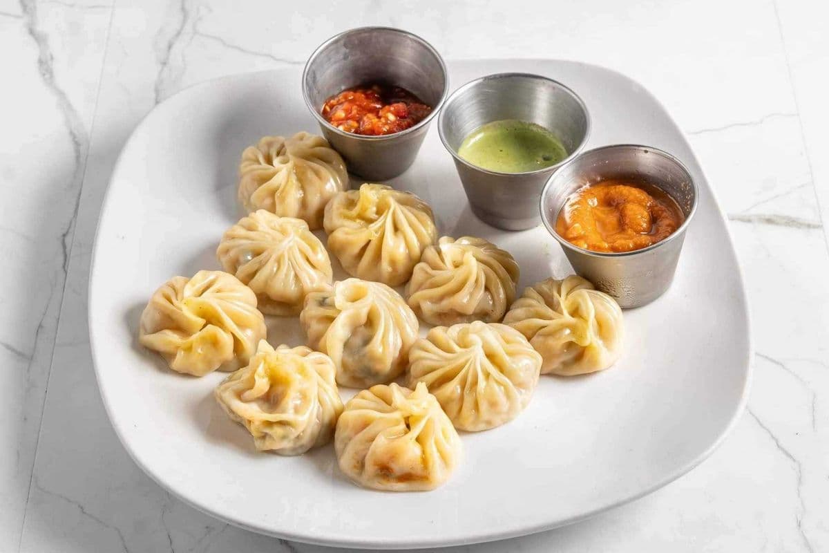 Steamed Veg Momo (10 pcs)