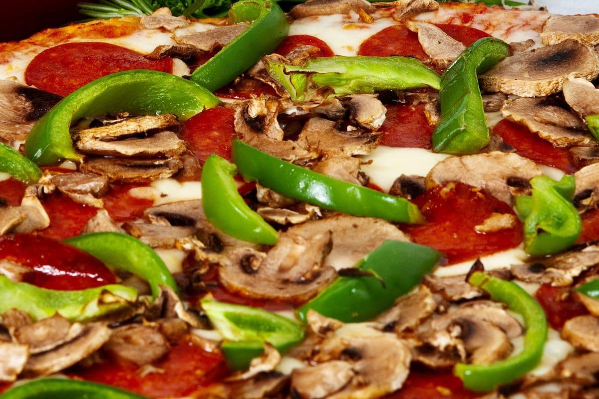 14" Large Delux Pizza