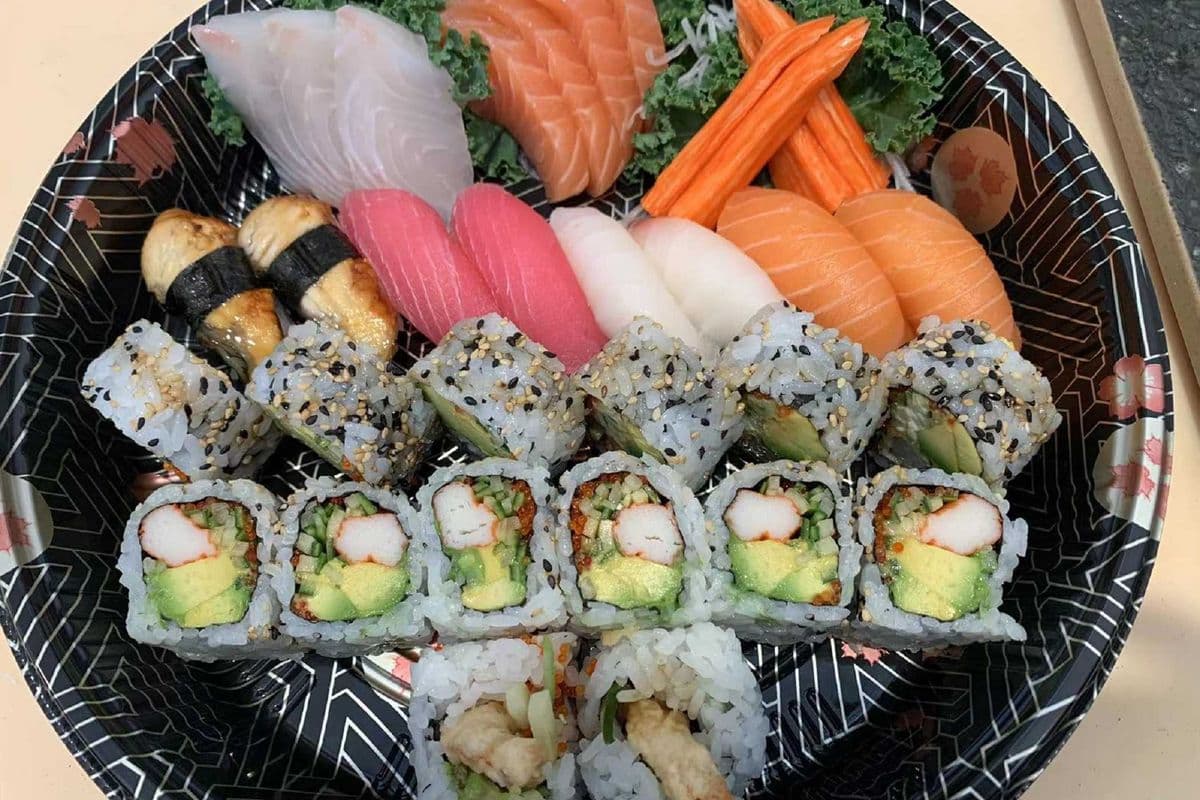 F17. Sashimi Sushi Maki Party Tray (32pcs)