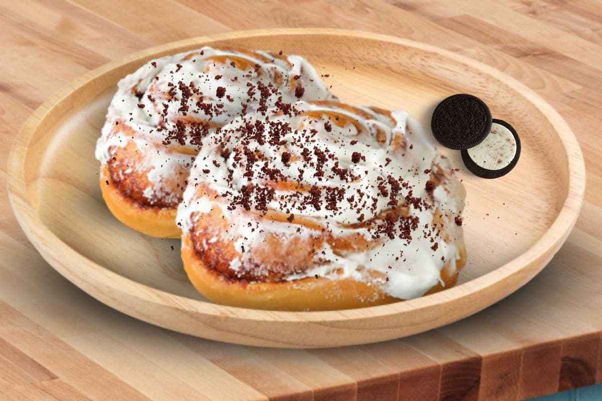 2 Oreo Cinnamon Rolls