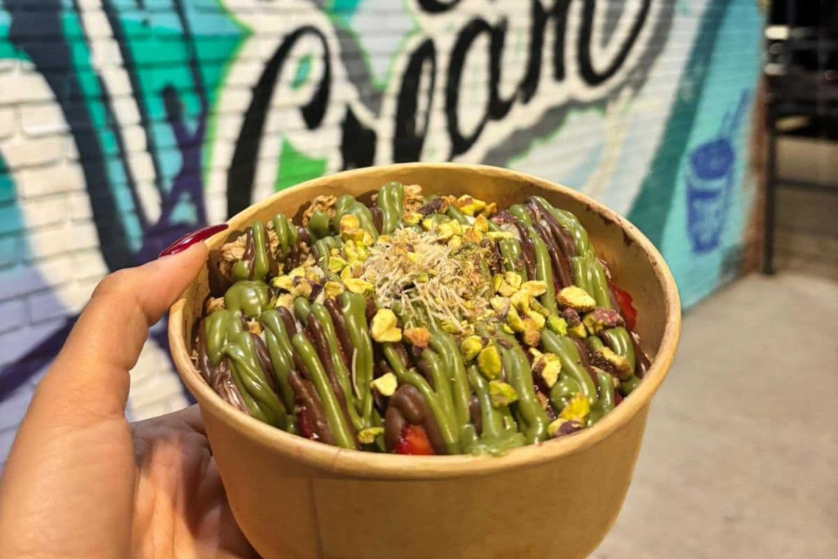 Dubai Chocolate Açaí Bowl