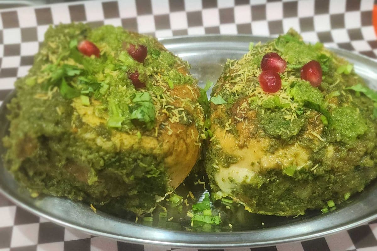 Green Voltage Dabeli (2 Pcs)