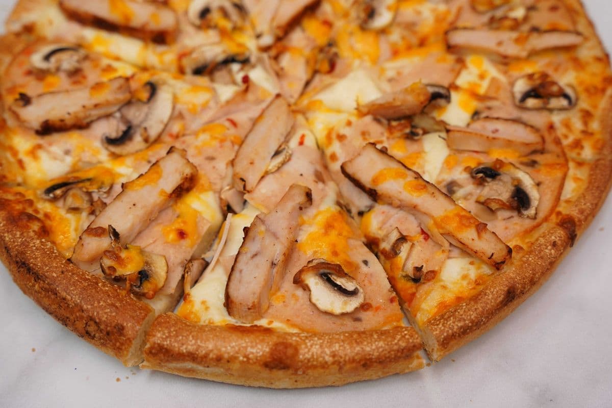 Large Chicken Mushroom Melt + 3 FREE DRINKS