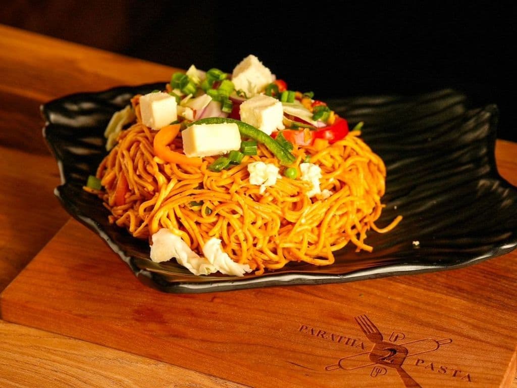 Noodles - (Veggie/Paneer/Chicken)