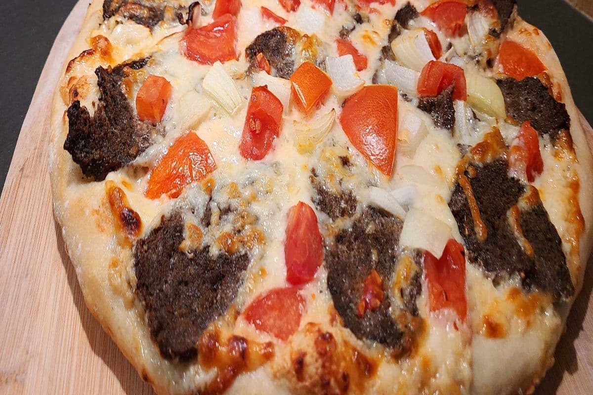 Donair pizza