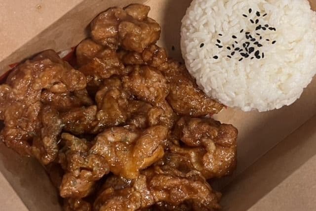 Soy Garlic Chicken On Rice / 소이갈릭치킨밥