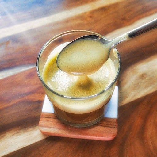 Vietnamese Egg Custard Coffee / Café vietnamien à la crème aux œufs