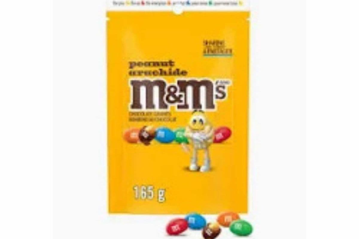 M&M's Peanut Milk Chocolate Candies Sharing Bag (165 g)
