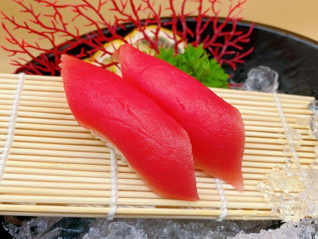 Tuna Sushi (2pcs)
