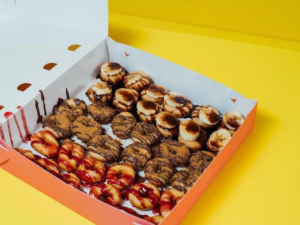 Grande boîte de mini-beignets / Large Box of Mini Donuts