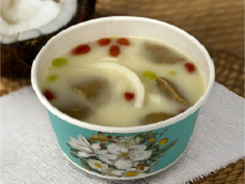 Signnature Coconut Meat Chicken Soup(Hot) / 招牌椰肉鸡汤 (热)
