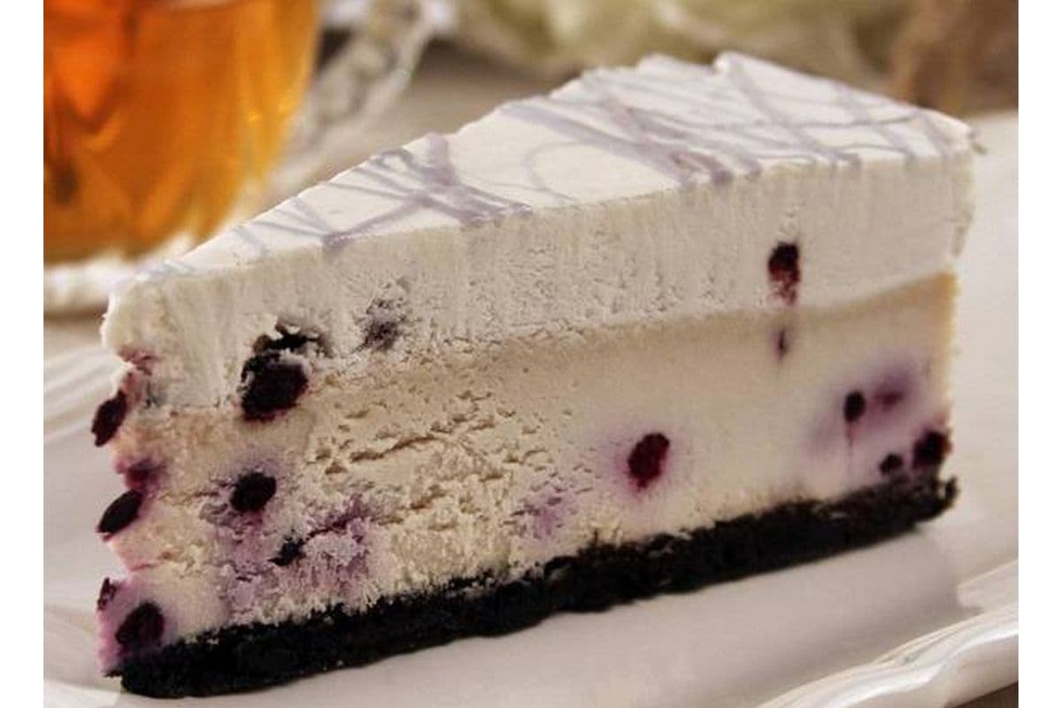 White Chocolate Blueberry Cheesecake