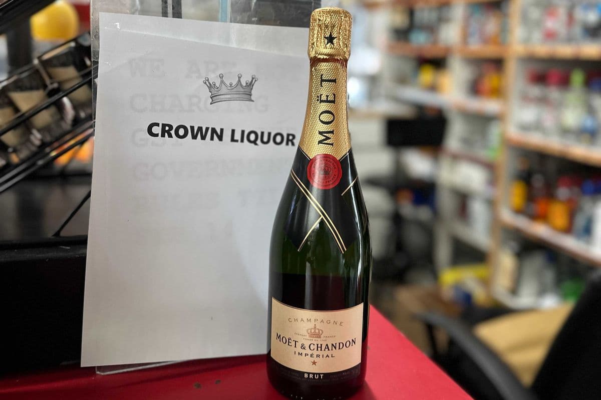 Moet and Chandon Brut Imperial (750 ml) (1 x 750ml)