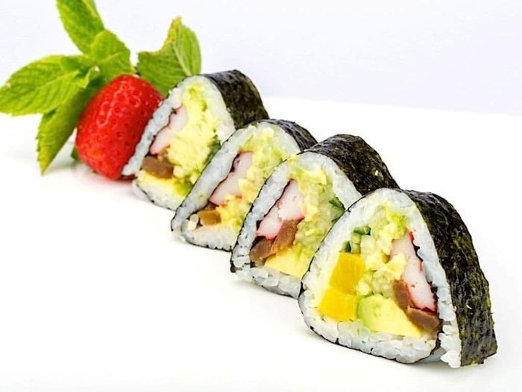 310. Futo Maki Roll (8pc)