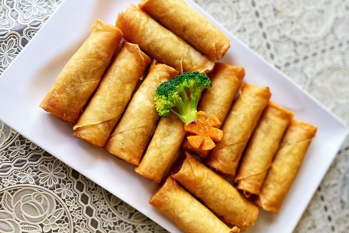 101. Vegetable Spring Rolls (5pc.) (25g per roll) (90 Cal)
