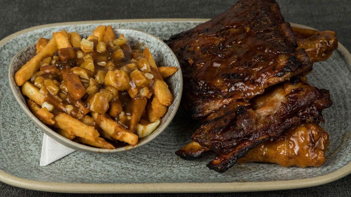 Rib (1/2) and Wing (1 lb) Combo