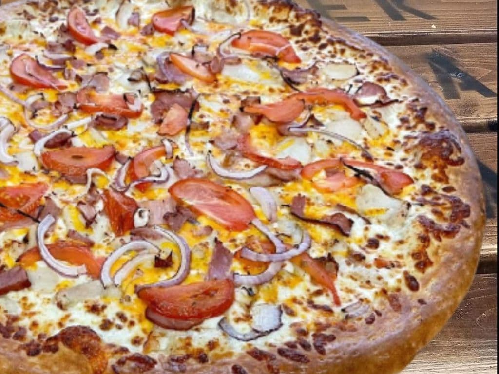 CHICKEN BACON RANCH PIZZA