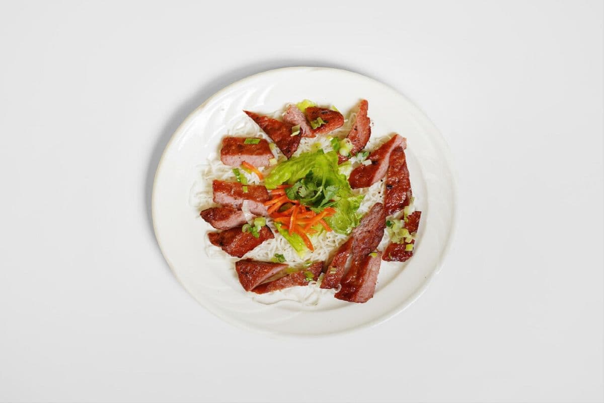 18. Vietnamese Barbecue Pork (Garlic Pork Patties) with Vermicelli Noodle / Nem nướng