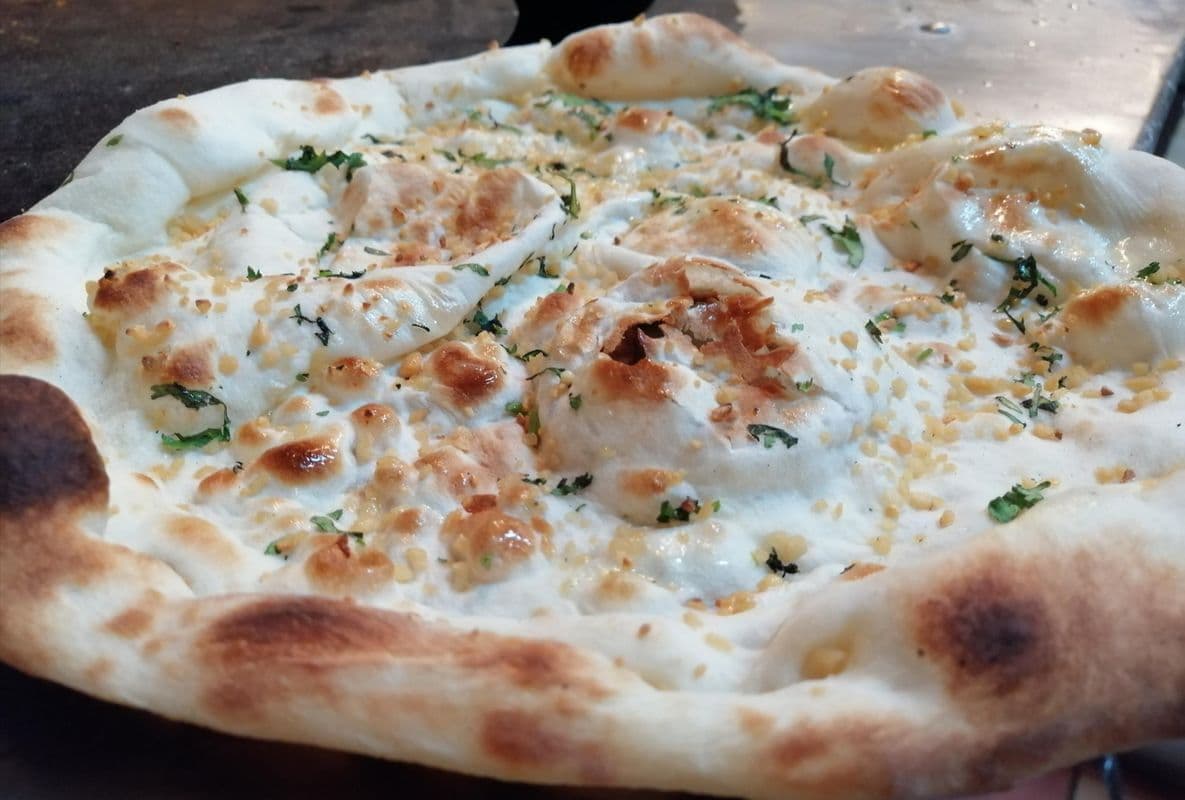 Naan à l'ail / Garlic Naan