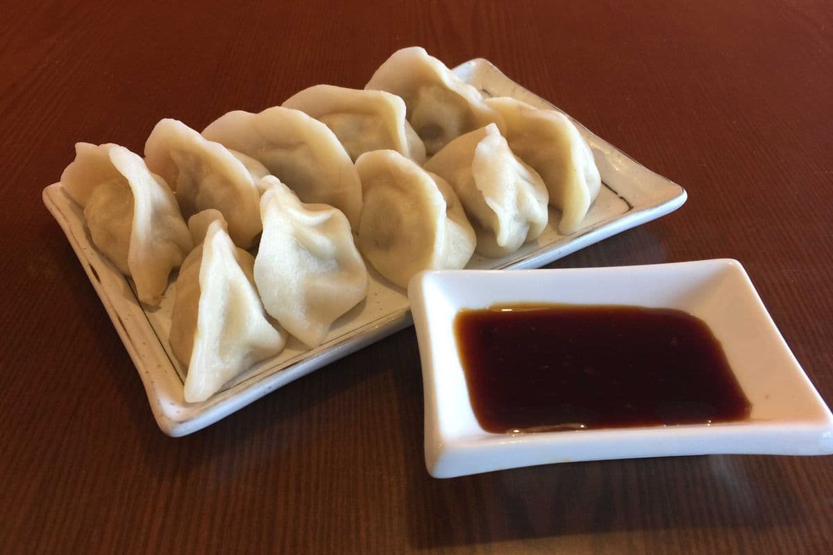 H5) Chives and Pork Dumplings (10 pcs) 手工韭菜水餃