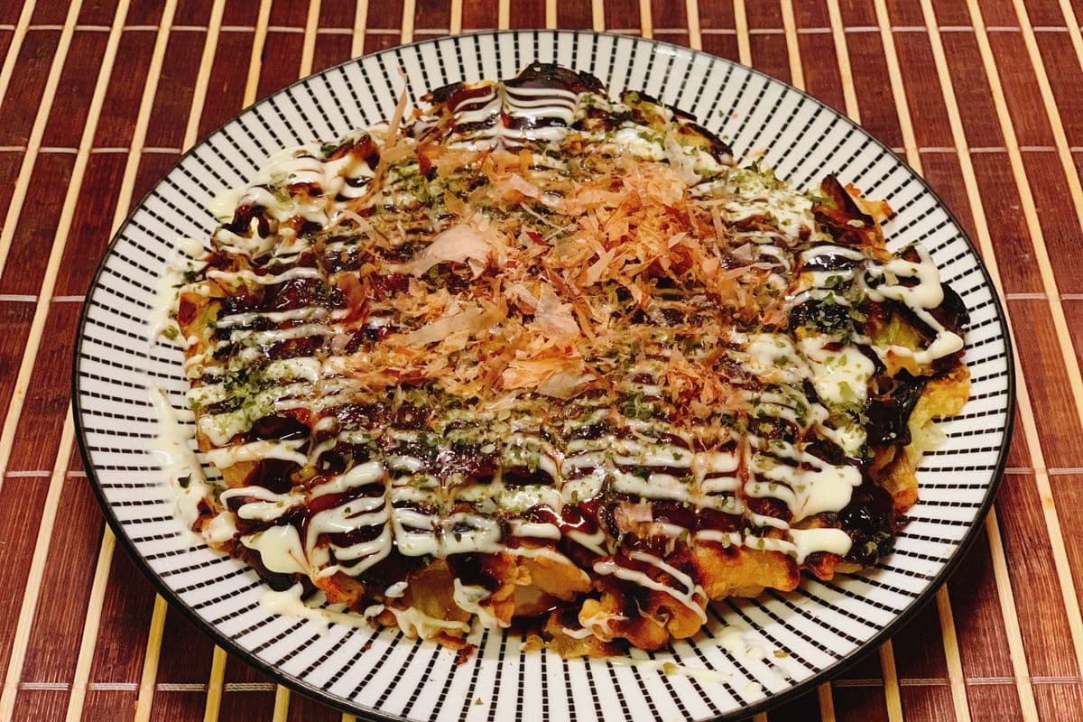 Pork seafood okonomi-yaki