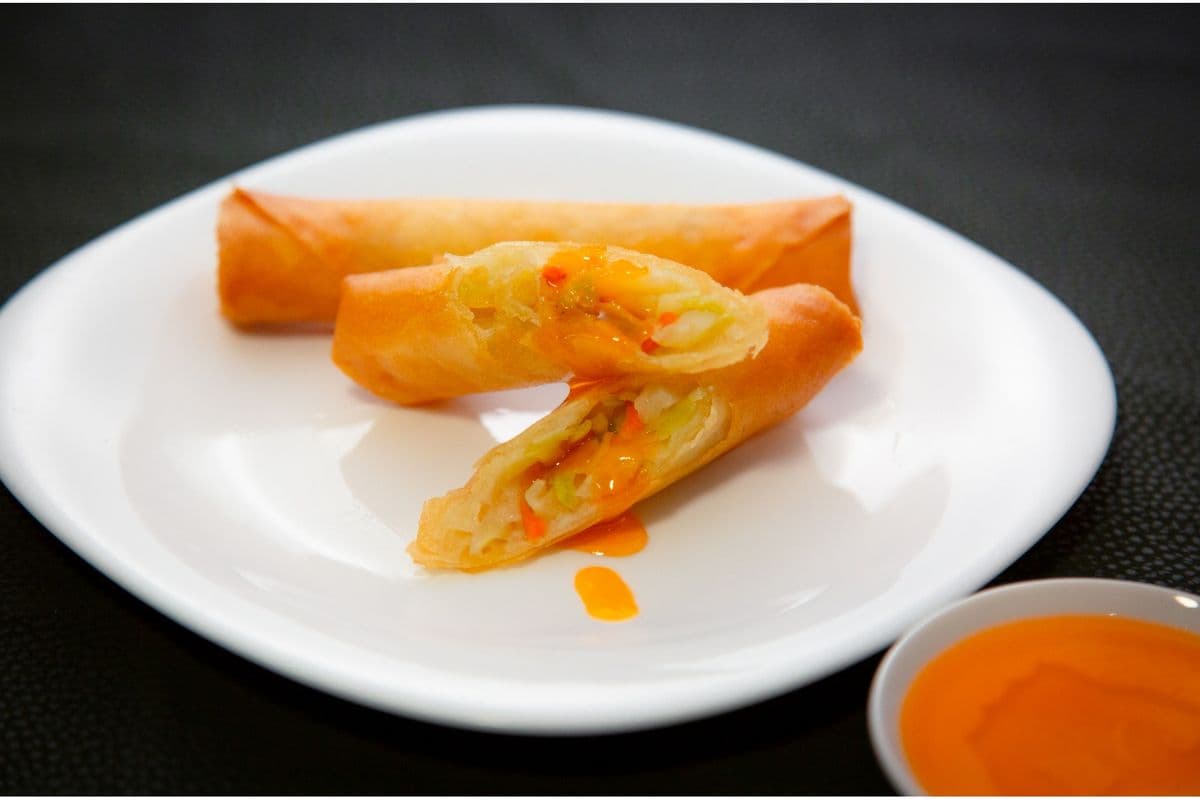 A2. Spring Roll (2 pcs)