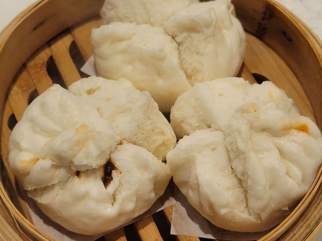 ST9 Steamed BBQ Pork Bun 蜜汁叉燒包