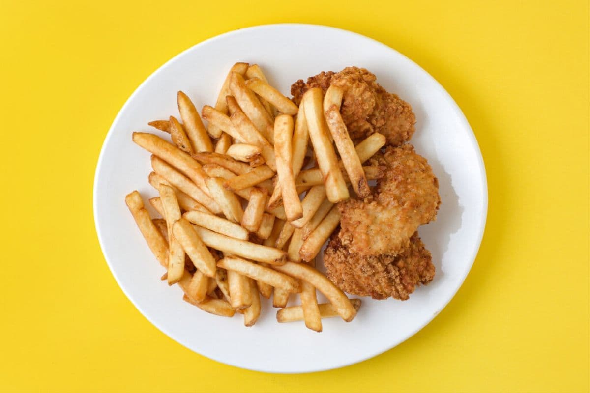Chicken Fingers with Fries (5pcs)