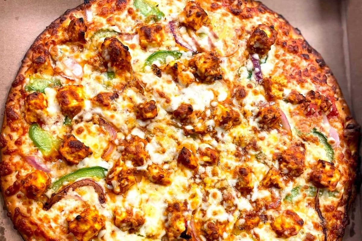 Large Spicy butter Paneer pizza