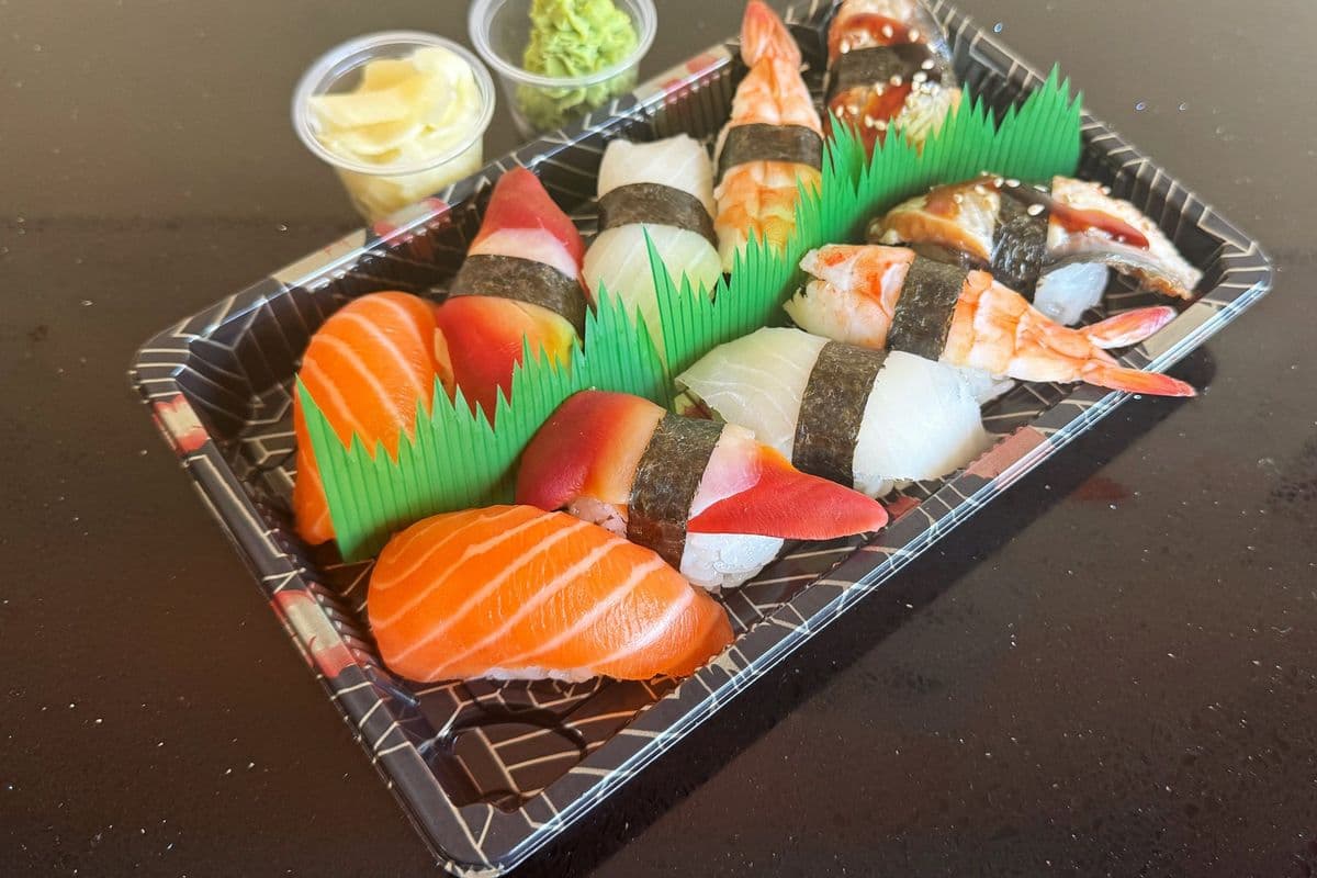 10 pcs Mixed sushi