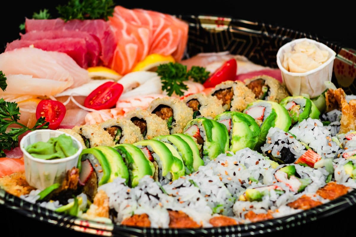 Sashimi & Sushi & Roll Platter C (72pcs)