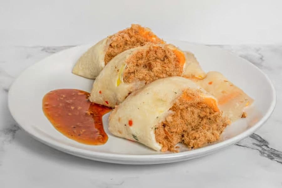 Pork Floss Egg Crepe Roll (起士肉鬆蛋餅)