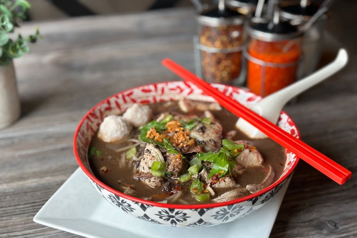 51. Boat Noodle Soup (ก๋วยเตี๋ยวเรือ)