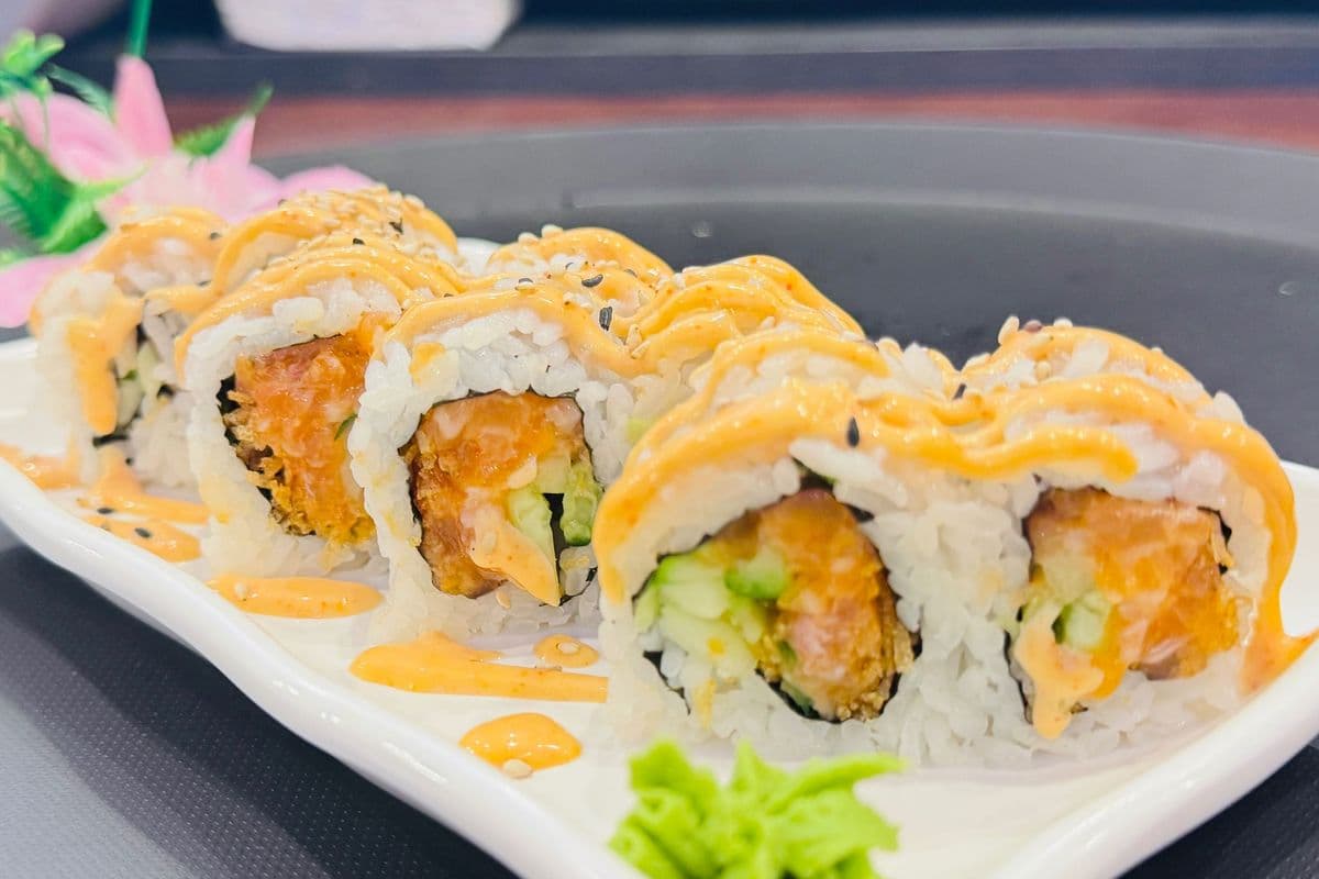 Spicy Salmon Uramaki Roll