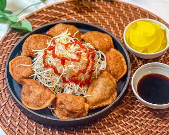 Deep-Fried Dumplings (8 pcs)