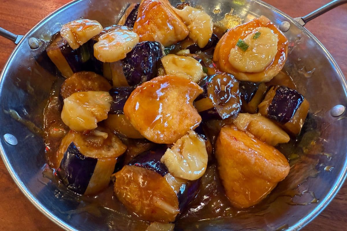 Scallop, Egg Tofu, and Eggplant Hot Pot 魚香三子煲