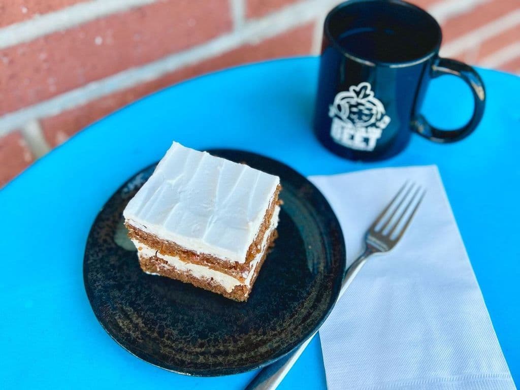 Vegan Carrot Cake (Le Gateau)