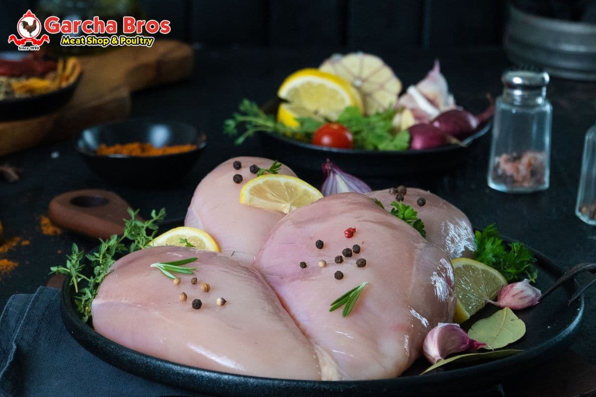 Boneless Chicken Breast (1 lb)