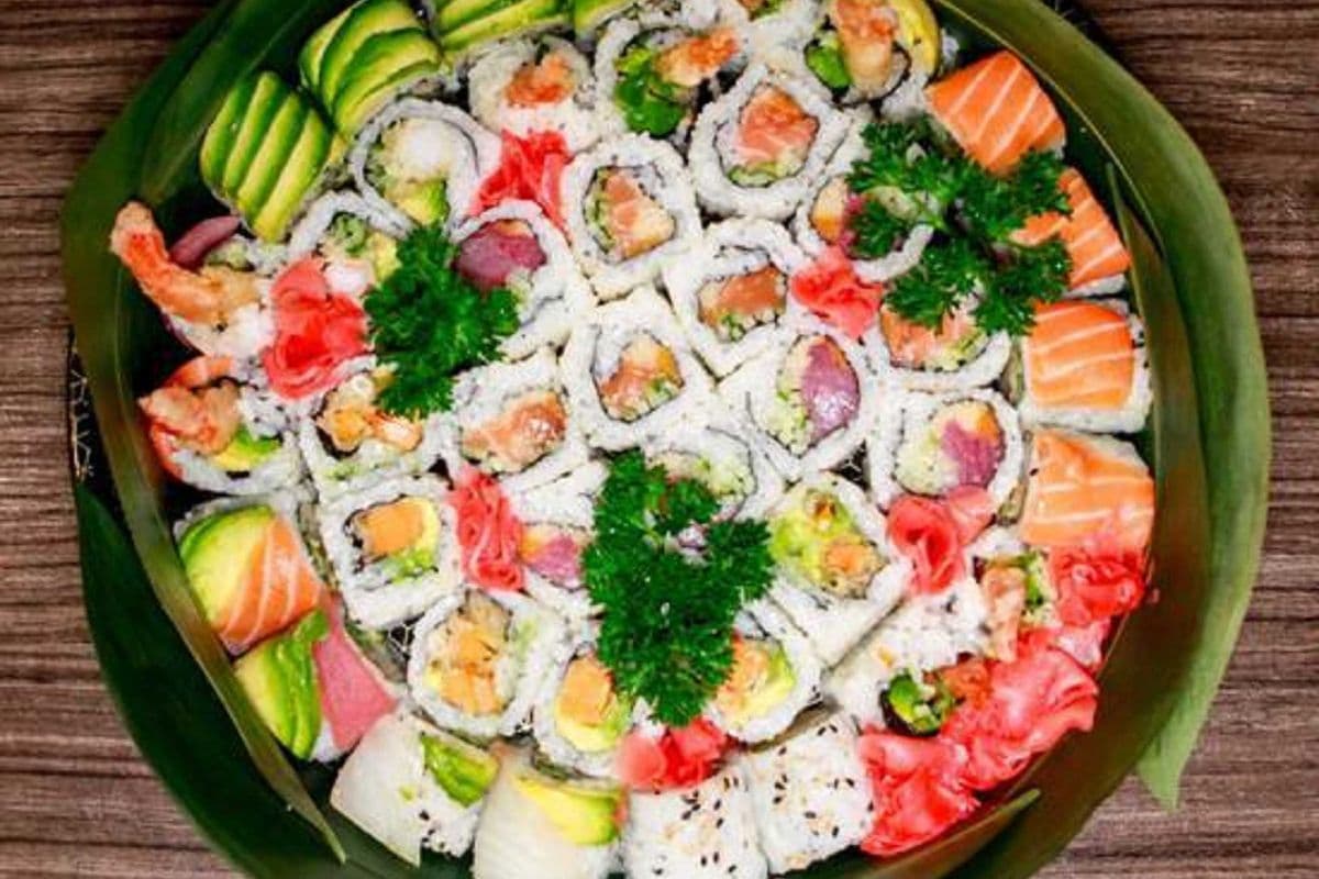 Dragon Roll Party Tray (42 pcs)