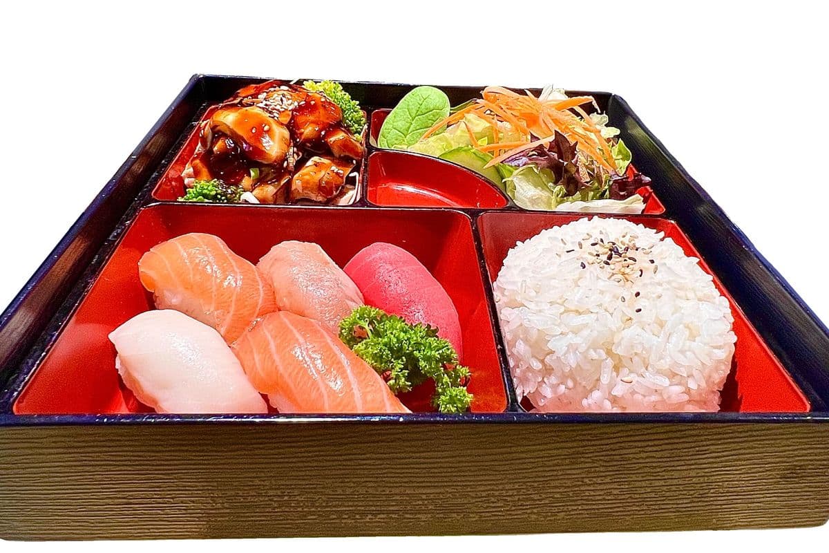 Chicken Teriyaki + Sushi (6 pcs)