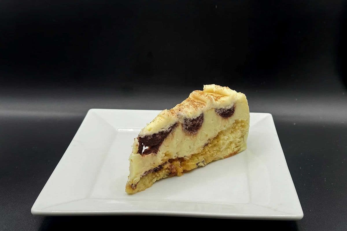 Cinnamon Bun Cheesecake