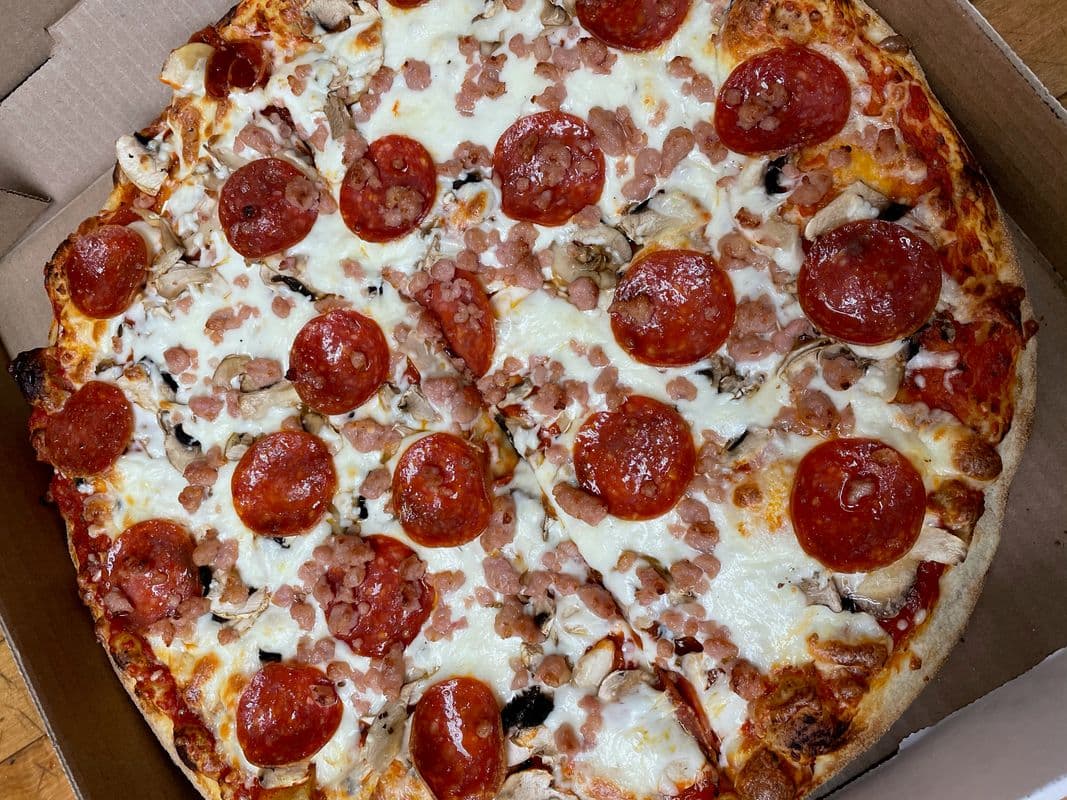 Extra Large The Canadian Pizza