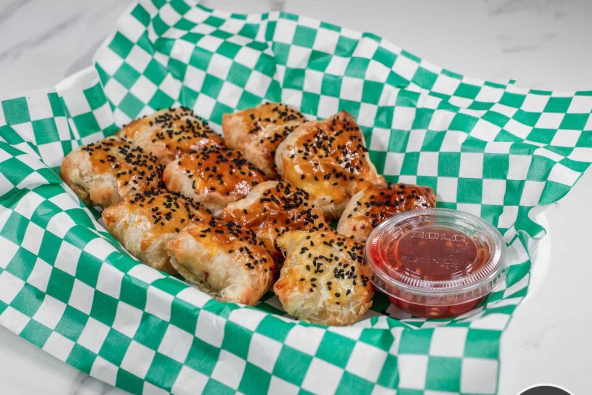 Beef Puffs Medium - 17 Pieces